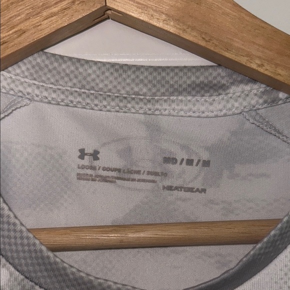 Under Armour Gray Short Sleeve Tee with Urban Camo Design - Picture 2 of 3